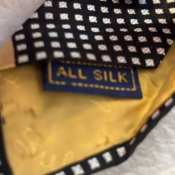 Sulka Black and White Tie with Gold Trim - 100% Silk - Picture 9 of 9